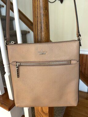 Kate Spade Pebble Tan Leather Jackson Top Zip Crossbody Bag - EXC